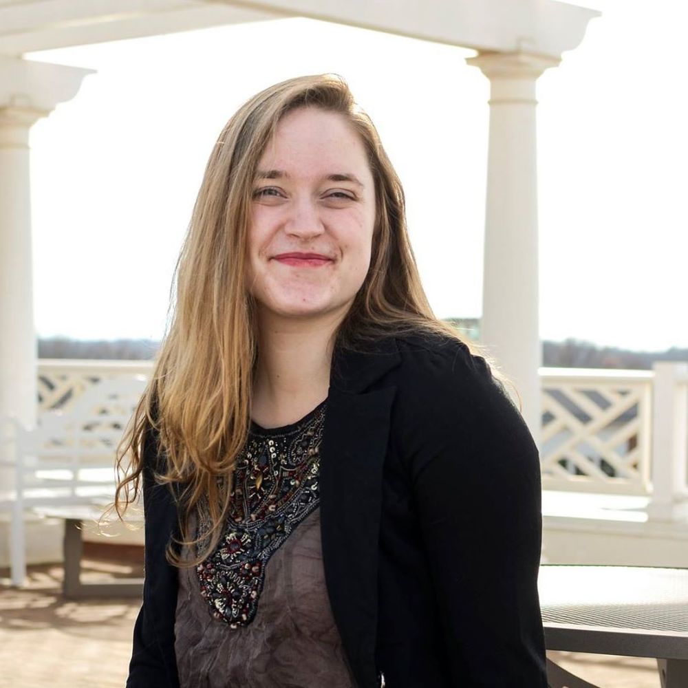 Meet your Posher, Caitlin